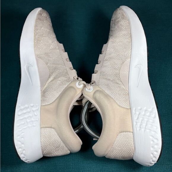 Size 11 - Women’s Nike Renew Serenity Run pink shoes - Picture 6 of 9